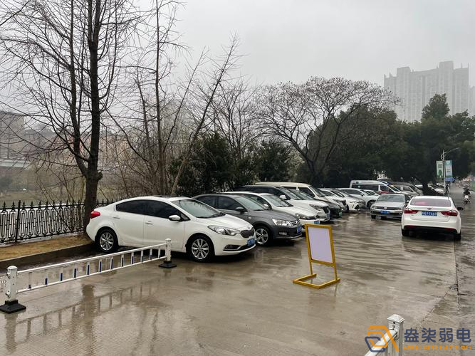 如何选择使用地面车位诱导监控系统？