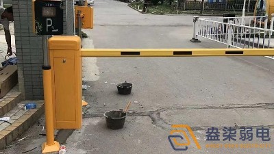 停车场道闸为什么很少砸到车？