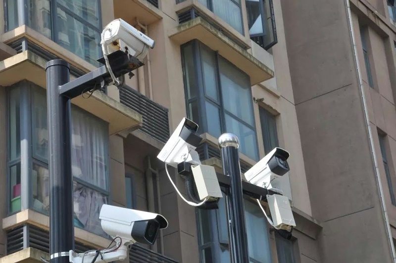 户外摄像头报警误报怎么处理？