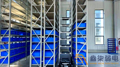 仓库STU料箱机器人解决方案