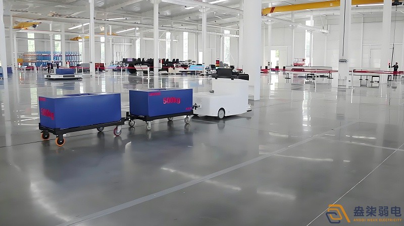 agv系统叉车式的和拖车式的有什么区别？