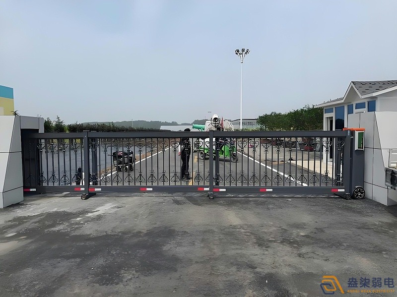 工厂大门优选—段滑门优势多 工厂大门优选—段滑门优势多